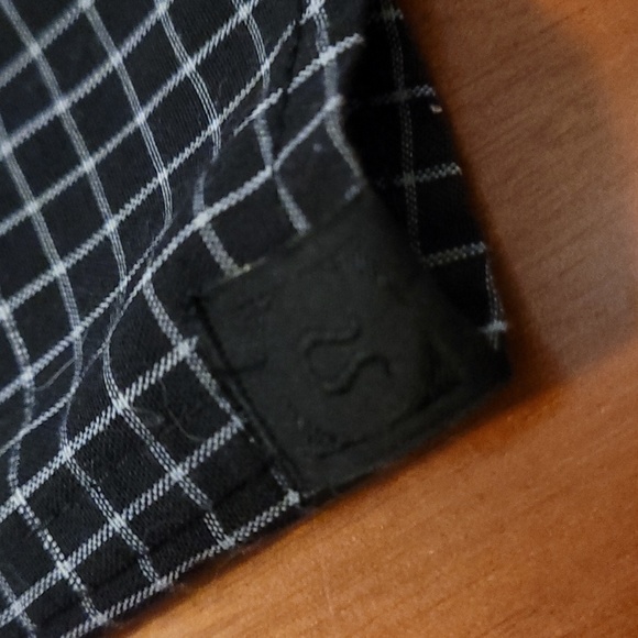 Lululemon Reflective SS Button Down - Picture 5 of 6